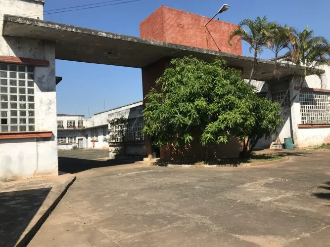 Vendo Terreno com 20.000m com galpão no local Região da Anhanguera Parque São Domingos Zon