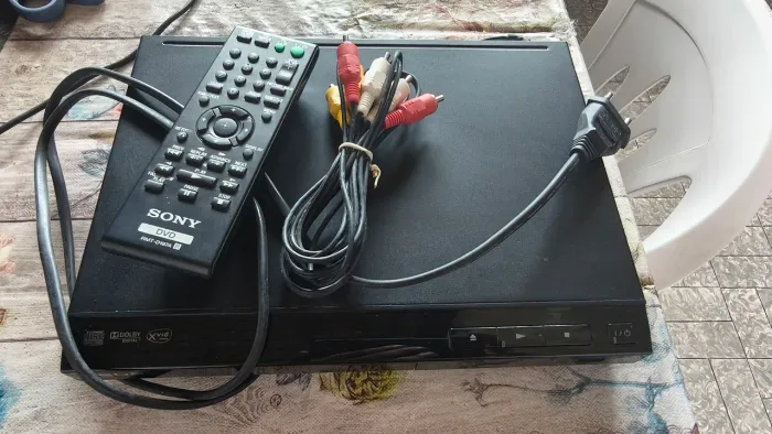 DVD PLAYER SONY com controle remoto