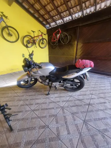Ótima motocicleta