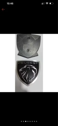 Emblema grande dianteira Peugeot 208