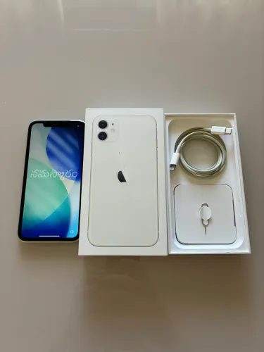 iPhone 11 128GB Branco - Conservado | Com Caixa e Nota Fiscal