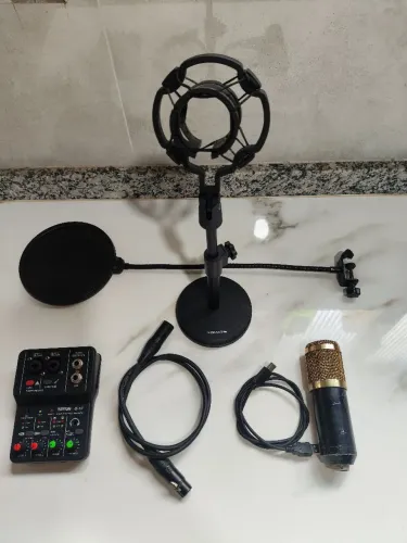 Microfone BM800 + Mesa Q12 + Braço + Pop Filter