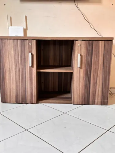 Móvel de escritório ou rack para sala