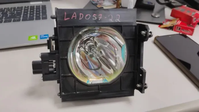 Lâmpada de Projetor Panasonic DW5100