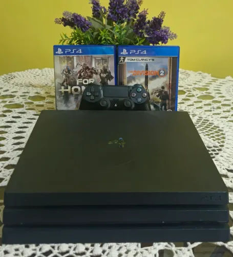 PS4 - Playstation 4 PRO s/ caixa feita troca da pasta e limpeza R$ 1.850,00