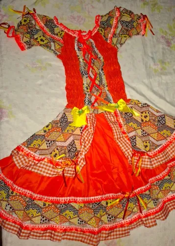 Vestido Junino na cor laranja
