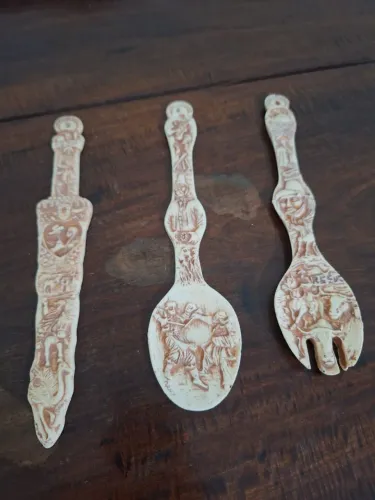 Conjunto de garfo, faca e colher decorativos (adornos de parede)