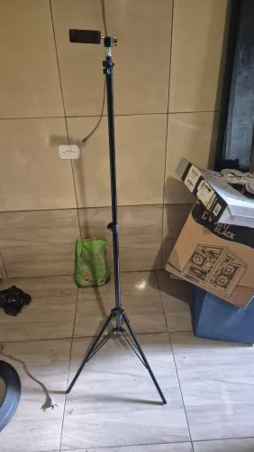 Tripé para celular e Go Pro