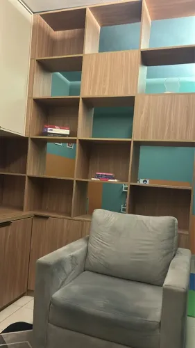 Estante/ Home com divisórias (venda)