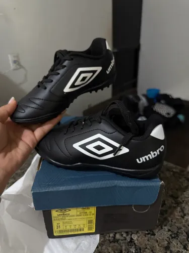 Vendo chuteira society UMBRO original