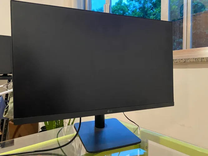 Monitor LG 24MS500 com fonte de energia e cabo (LCD danificado, venda das peças)