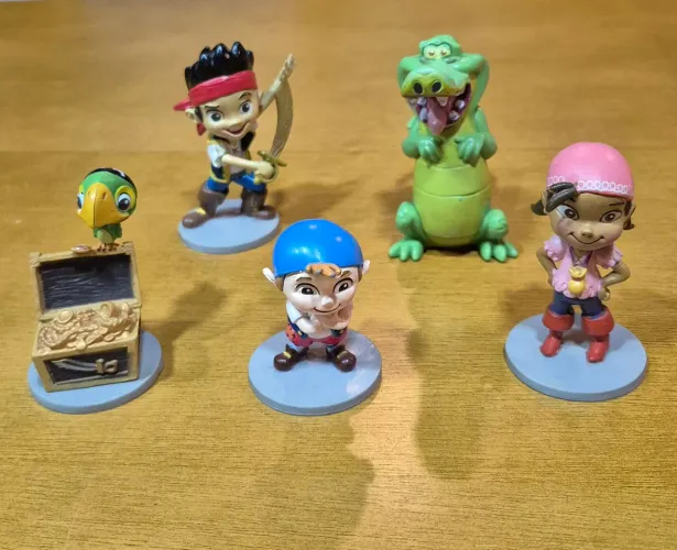 Bonequinhos do desenho Jake e os Piratas da Terra do Nunca - Disney Junior