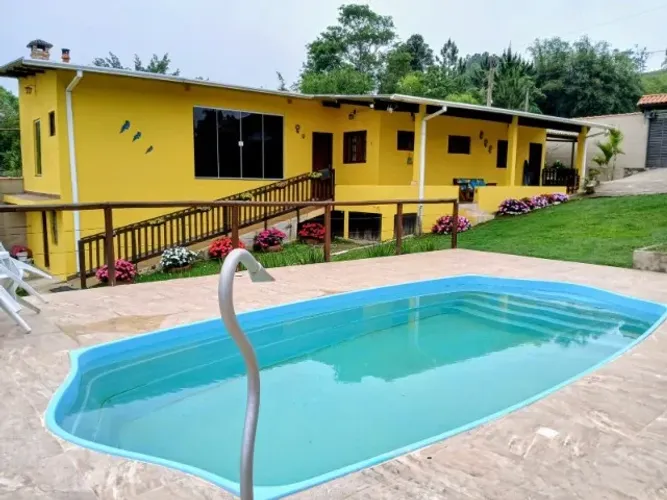 Chácara com Piscina em Jacareí-SP