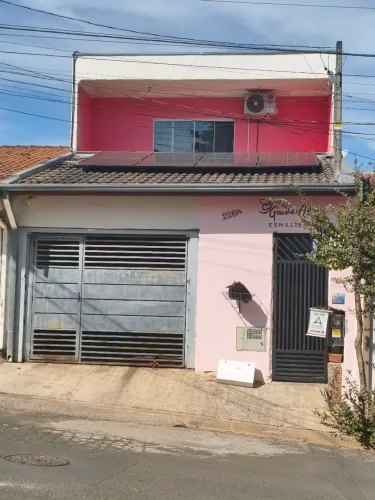 Vendo sobrando no centro de Monte Mor
