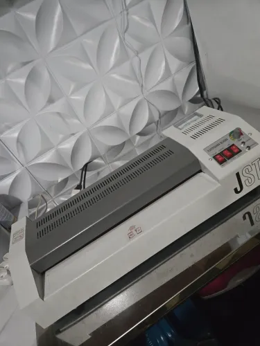 Laminadora Plastificadora JST