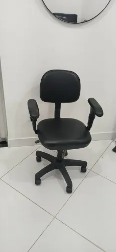 Cadeira de escritório secretária com entrega !