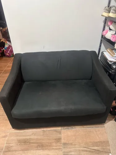 Sofá de 2 Lugares Preto - R$ 250,00