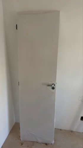 Filha de Porta laqueada branca alto padrão