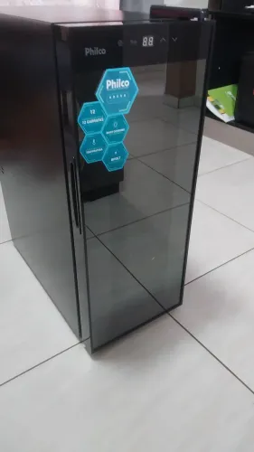 Vendo uma adega da marca philco nova na caixa