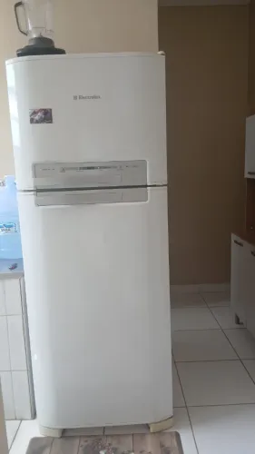 Vende se motivo estou indo embora voajar