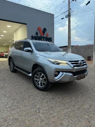 Toyota Hilux SW4 SRX 4X4 2.8 TDI 16V Dies. Aut. 2016