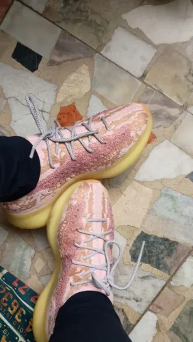 Tênis YEEZY boost 380