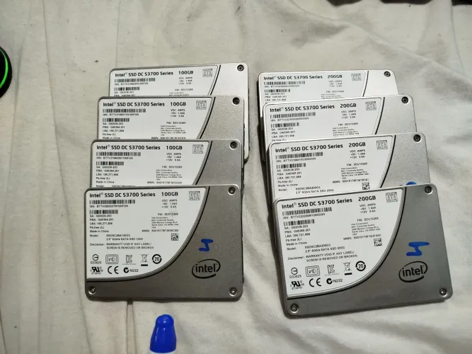 Lote de SSD Sata 100 GB e 200 GB Intel saudável