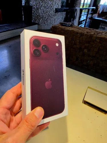 iPhone 18 Pro Max Burgundy Novo e Lacrado