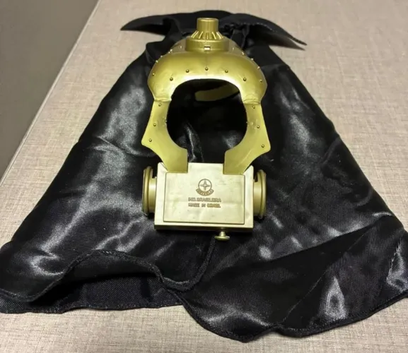 Boneco falcon torak capa, colete, botas e cabeça sem o boneco