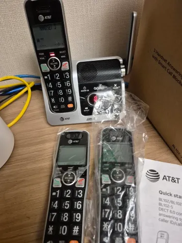 ATT secretária eletrônica sem fio com 3 ramais com 'smart card blocker' novo. Na caixa