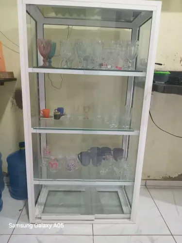 Móvel de vidro para loja ou server como cristaleira 
