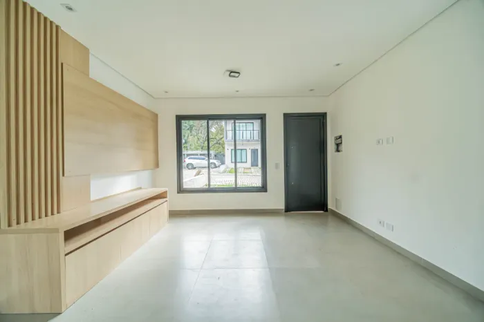Triplex para venda em Granja Viana com 3 quartos, sendo 3 suítes, 160m²