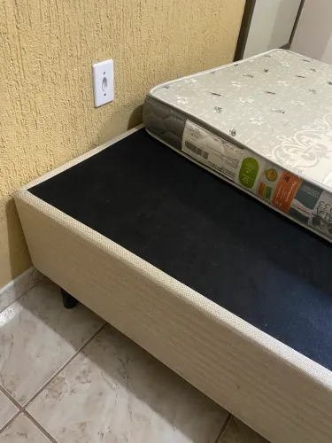 VENDO CAMA BOX DE SOLTEIRO *COM COLCHÃO*
