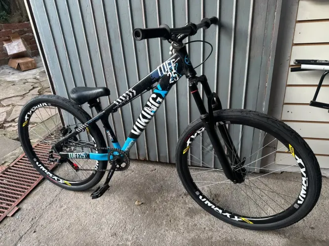 Bicicleta vikingx tuff 25 grau
