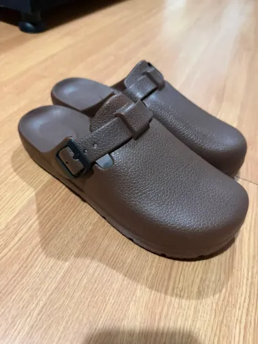 Babuche marrom n42 impermeável