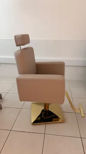 Lavatório e Cadeira para espaço capilar