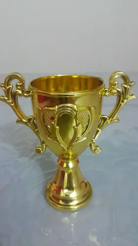 Troféu Taça Dourada 10cm