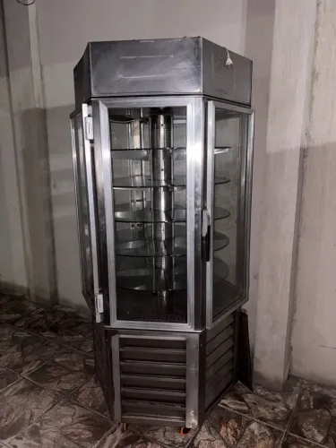 Vitrine giratória de tortas 