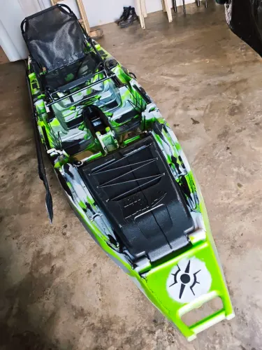 Vendo caiaque iron modelo 1187 último modelo lançado em 2025 excelente estado