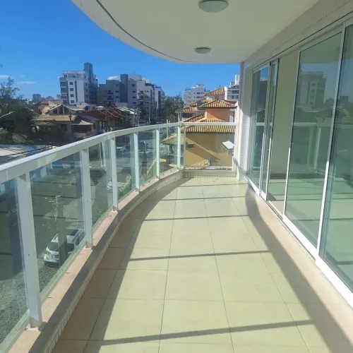 Vendo apartamento na Praia do Pecado em Macaé 3 qts 140m2