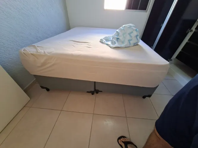 Cama queen size com colchão New Quality