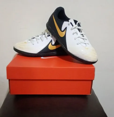 Chuteira futsal Nike Phantom Original Tamanho 36 semi nova estado de nova acompanha caixa 