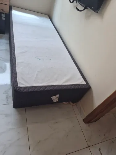 Vendo 2 base de cama box solteiro