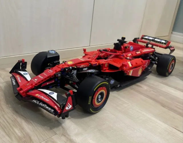 Lego Fórmula 1 Ferrari 1639 peças