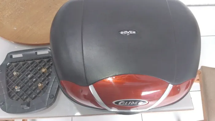 Baú Moto Glider Boxer 46L Semi Novo - Completo com Chave e Suporte