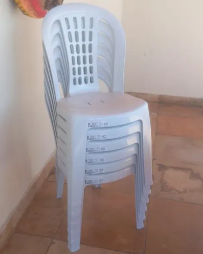 Cadeira de Plástico REFORÇADA 