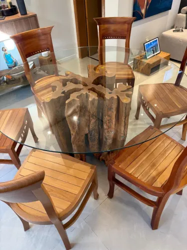 Conjunto mesa de jantar redonda com 6 cadeiras