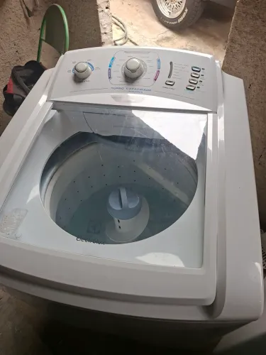 Maquina de lavar roupas electrolux 13kg ótimo estado de conservação