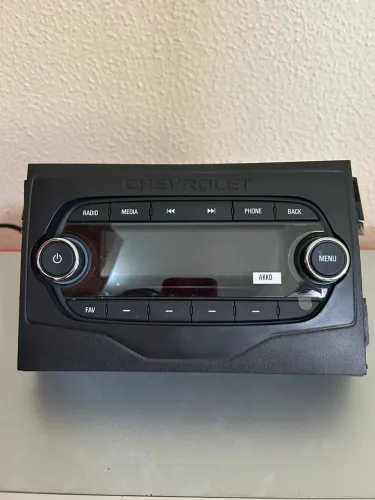 Rádio original do Ônix