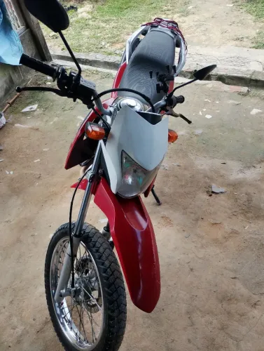 Moto Broz 150